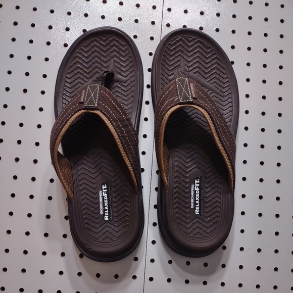 Bundle of Mens 12 Slip Ons - Picture 7 of 9